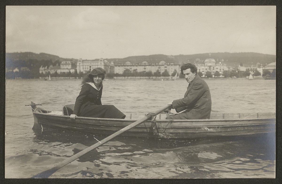 Irma Löwinger und Alexander Schaichet auf dem Zürichsee, 1918